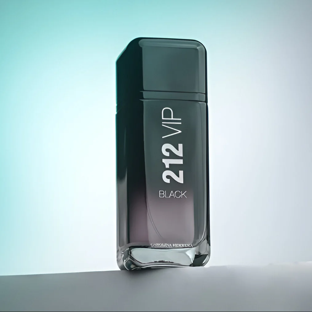 Carolina Herrera 212 VIP Black EDP For Men Shower Gel Gift Set - Image 4