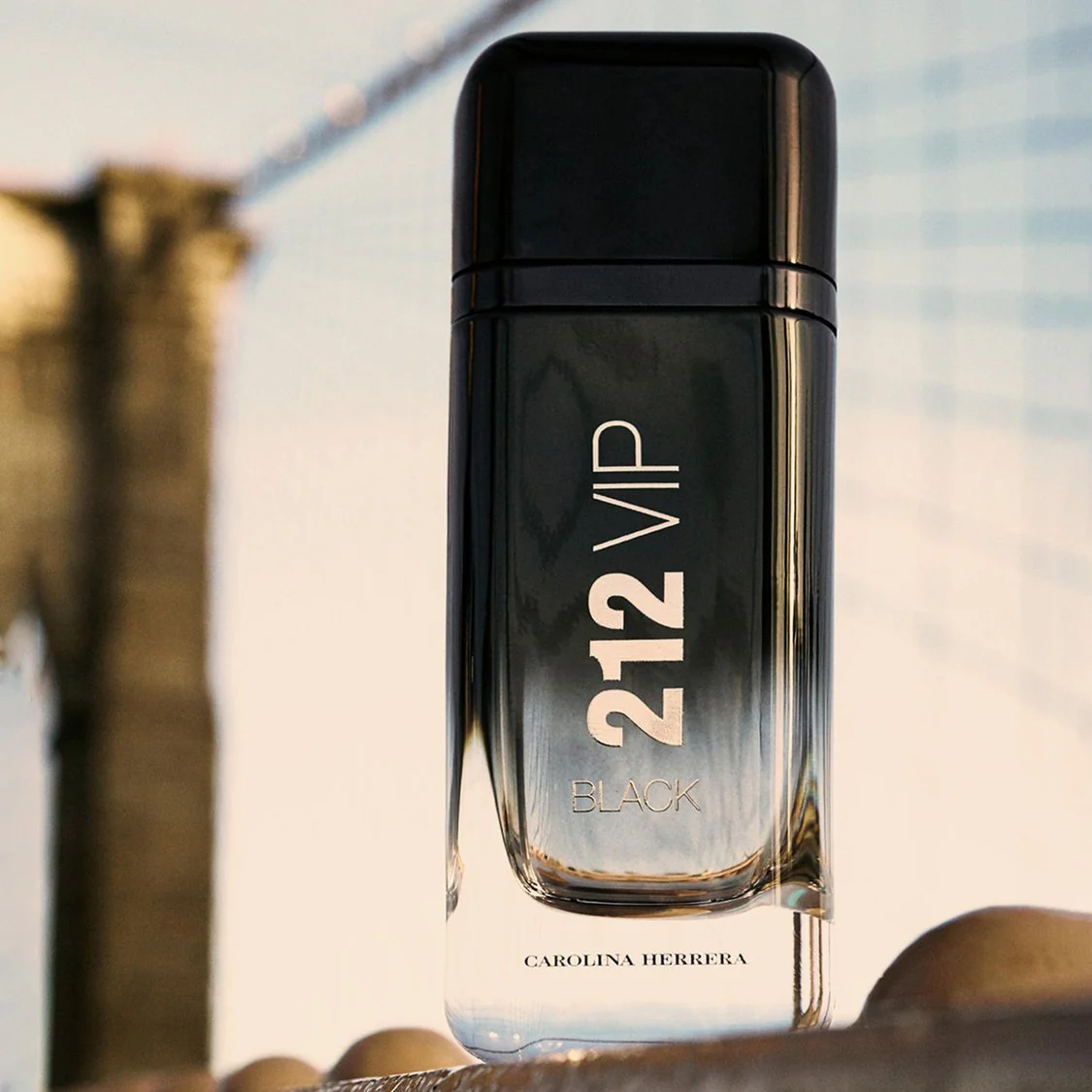Carolina Herrera 212 VIP Black EDP For Men Shower Gel Gift Set - Image 3