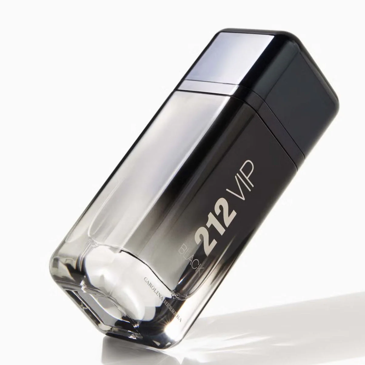 Carolina Herrera 212 VIP Black EDP For Men Shower Gel Gift Set - Image 2