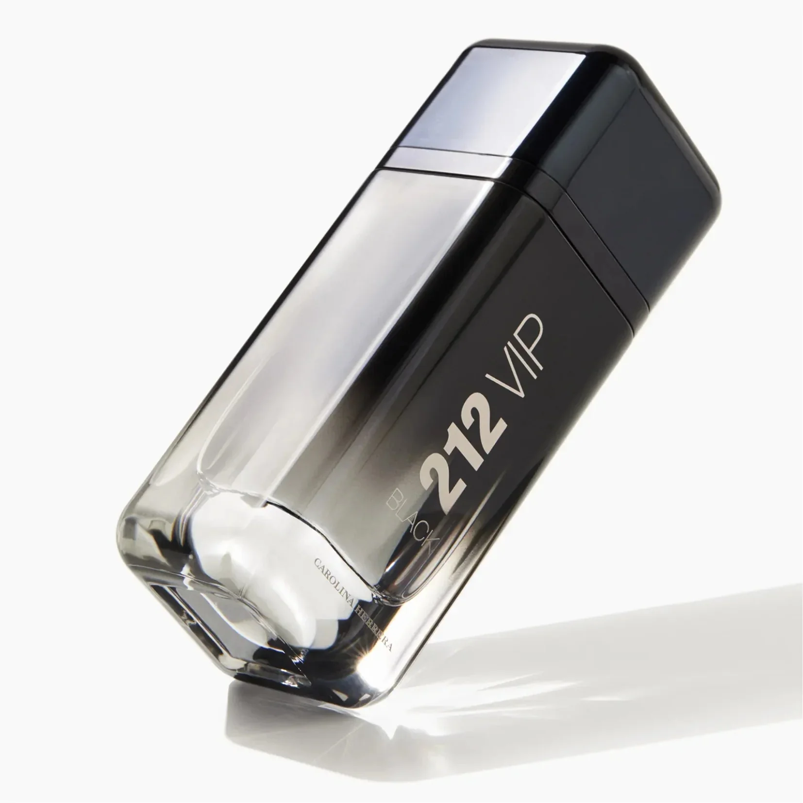 Carolina Herrera 212 Vip Black For Men EDP - Image 2