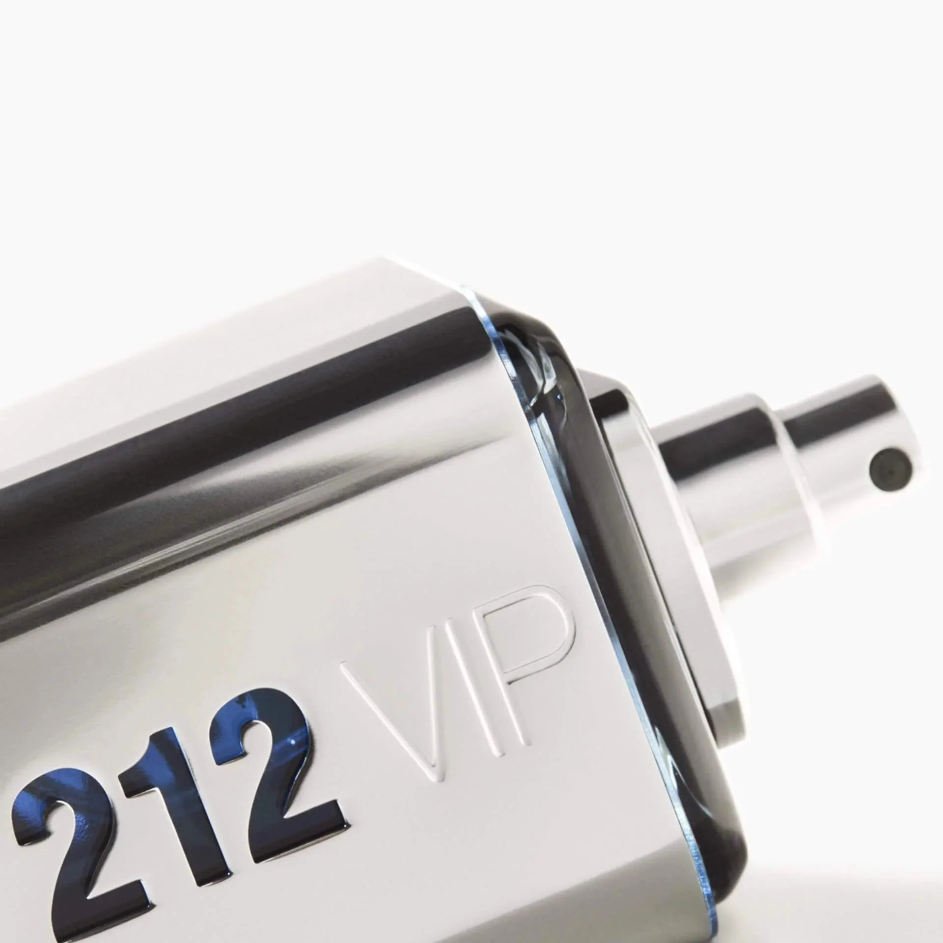 Carolina Herrera 212 VIP EDT - Image 3