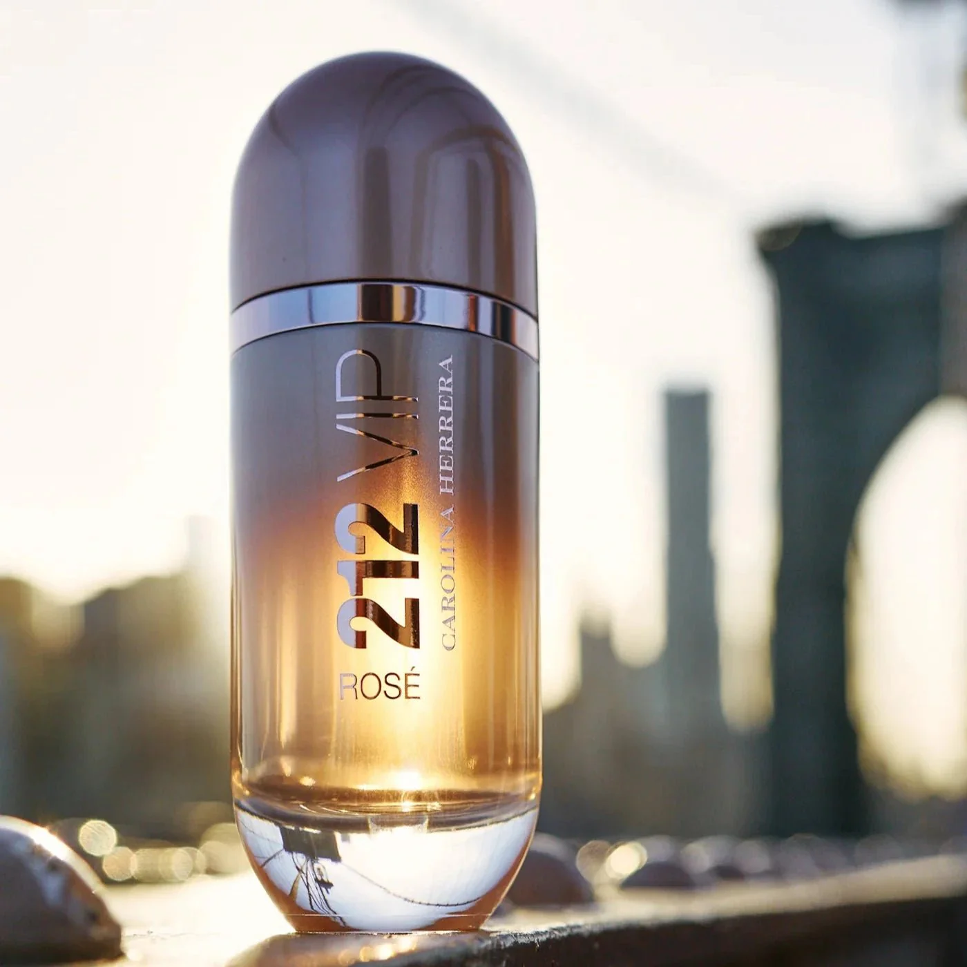 Carolina Herrera 212 VIP Rose EDP - Image 2