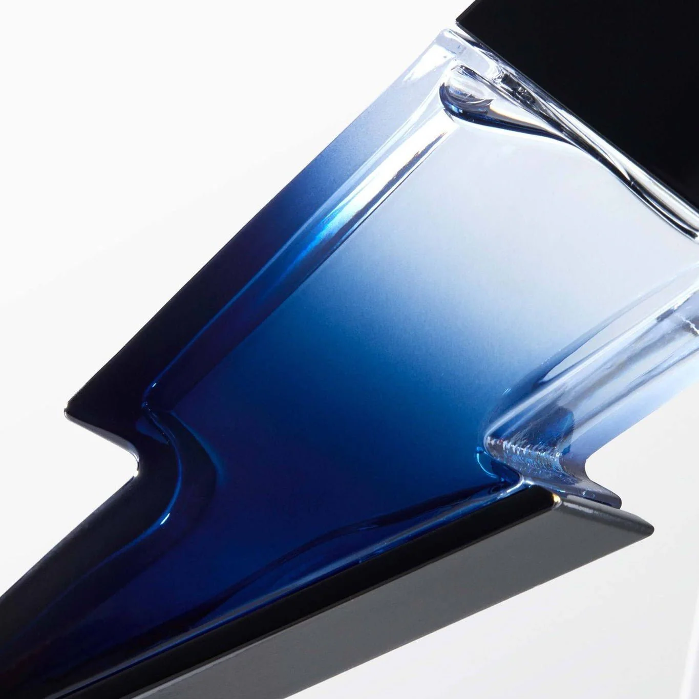 Carolina Herrera Bad Boy Cobalt EDP - Image 4