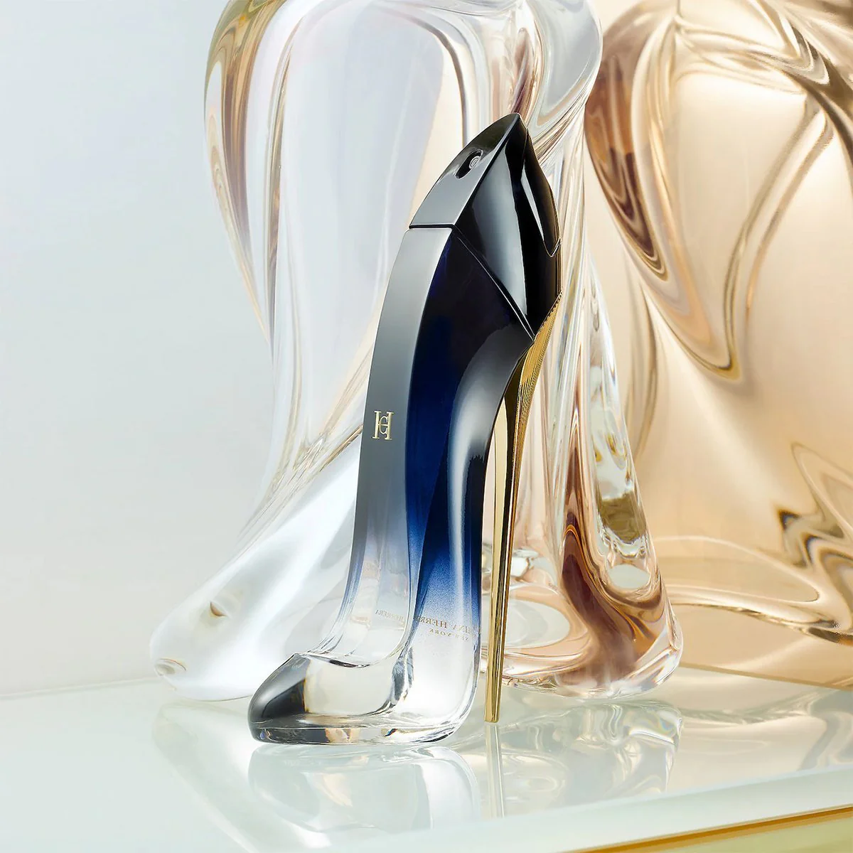 Carolina Herrera Good Girl Legere EDP - Image 3