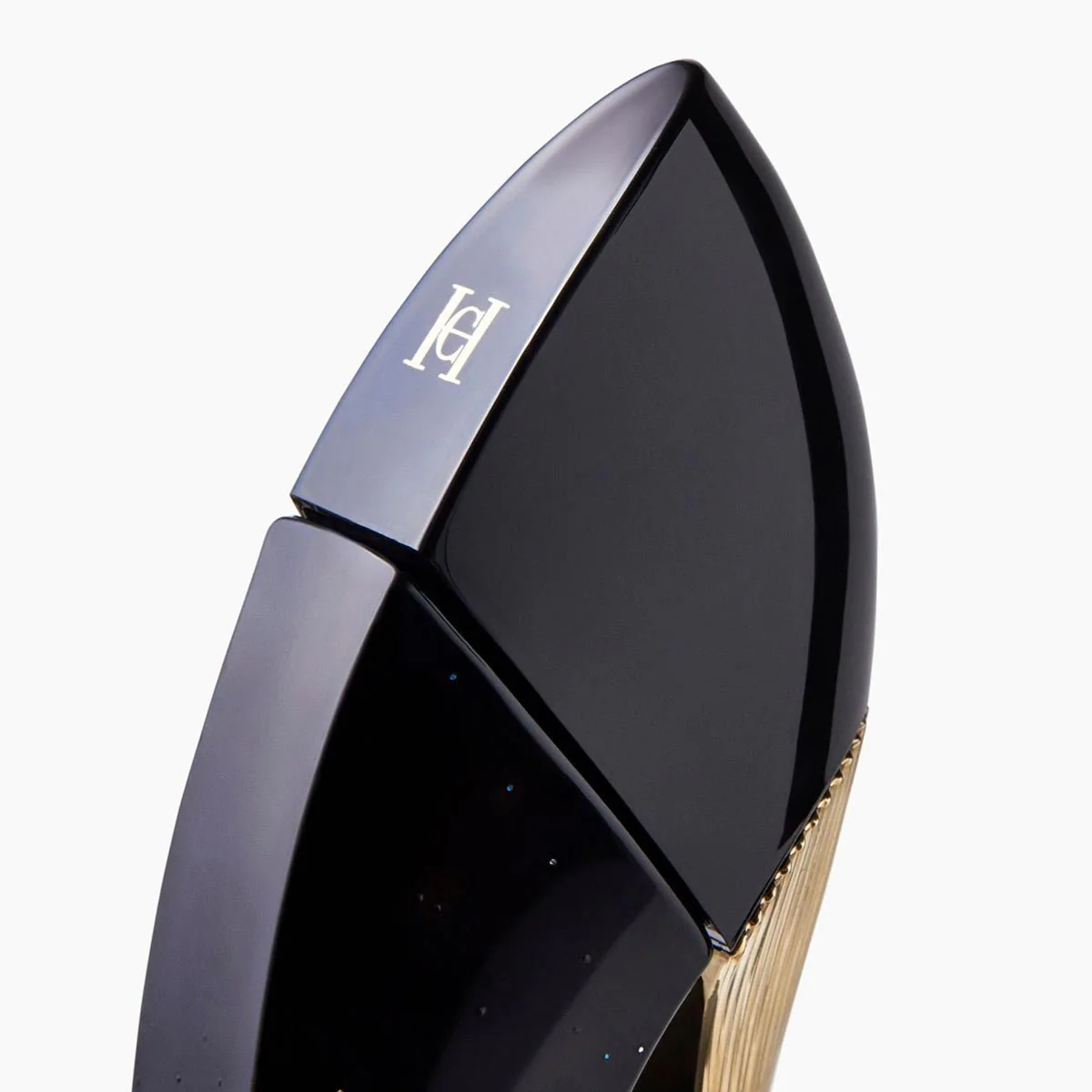 Carolina Herrera Good Girl Supreme EDP - Image 4