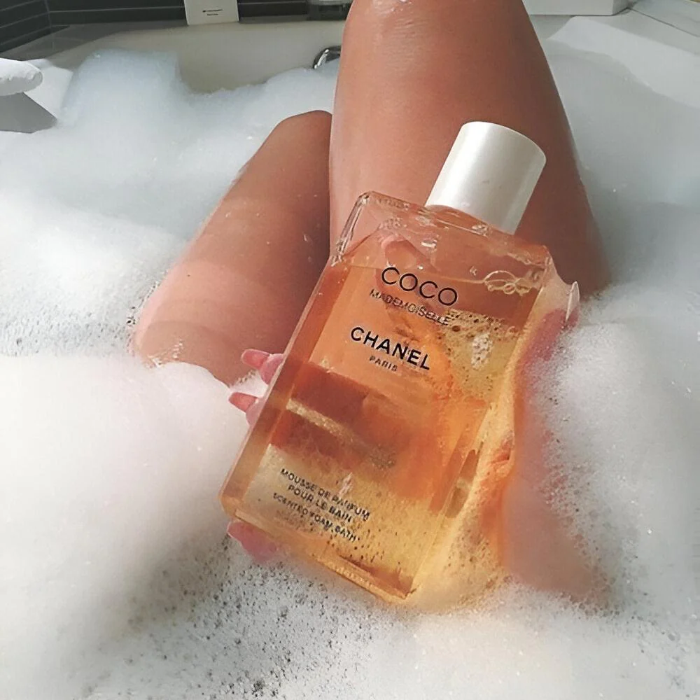 Chanel Coco Mademoiselle Foaming Shower Gel - Image 2