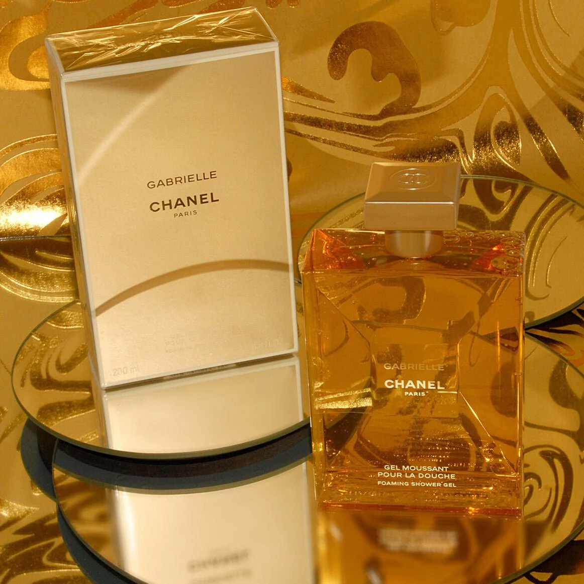 Chanel Gabrielle Foaming Shower Gel - Image 4