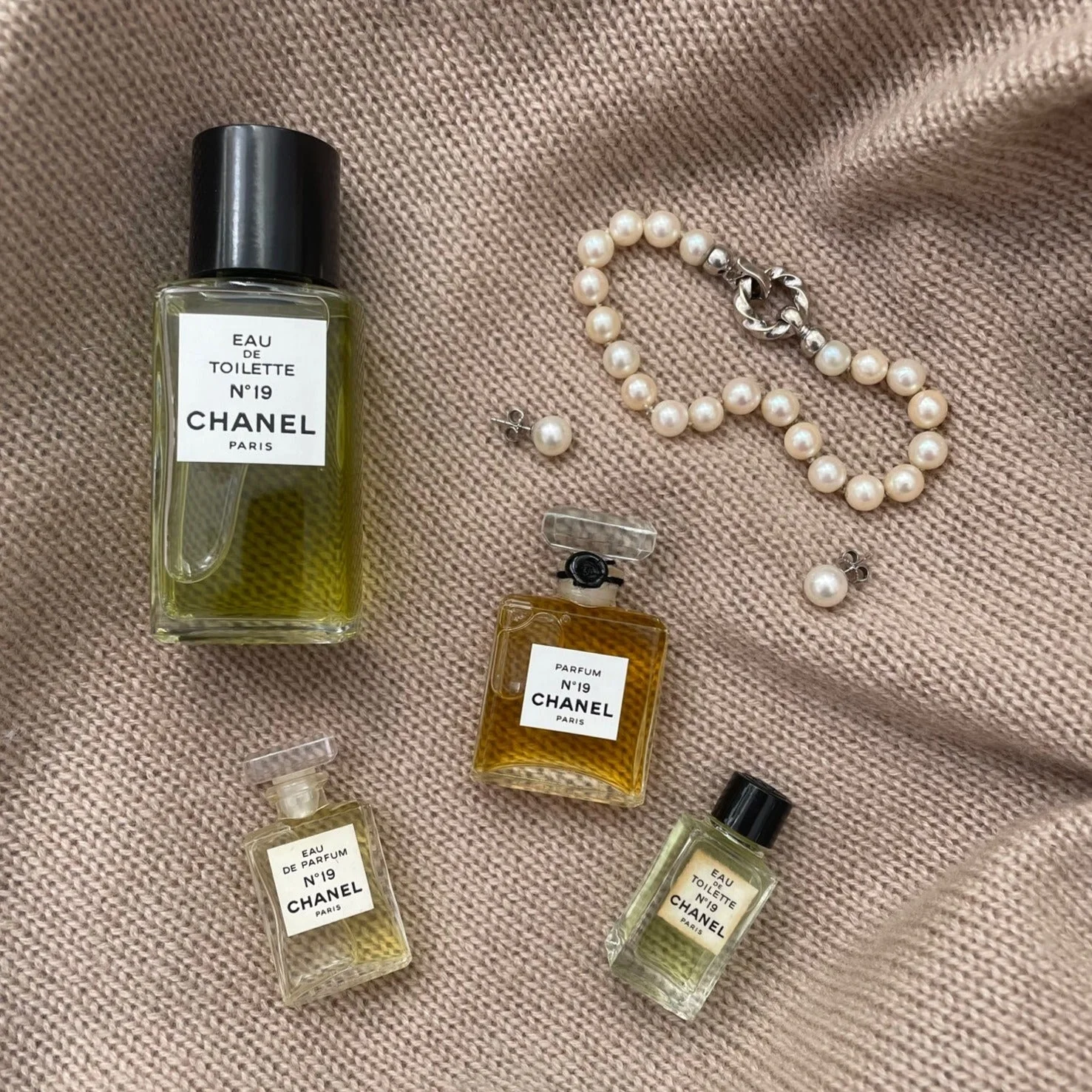 Chanel No.19 EDT - Image 5
