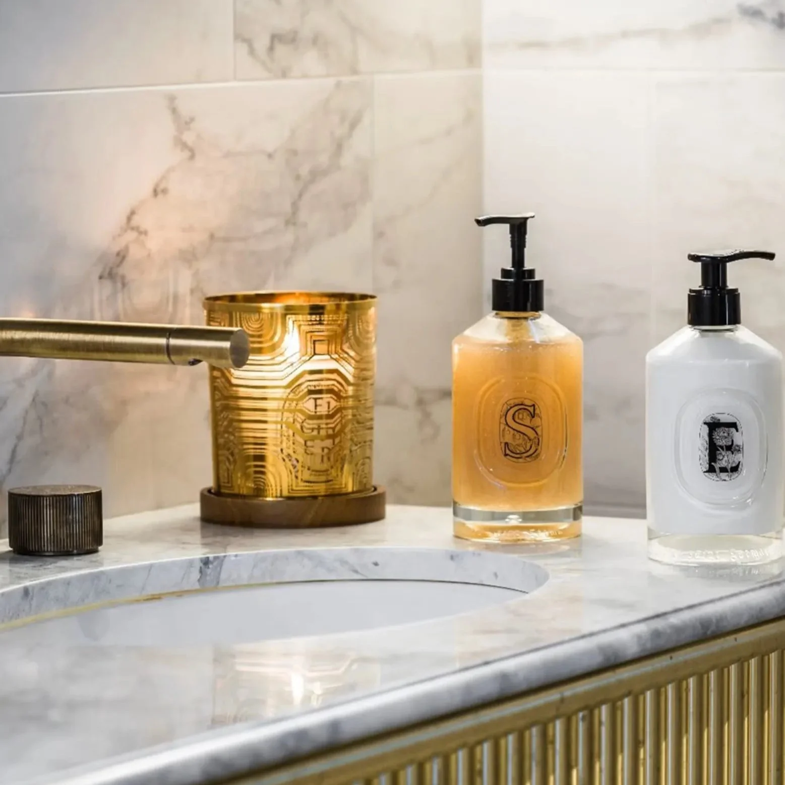 Diptyque Exfoliating Hand Wash - Image 2