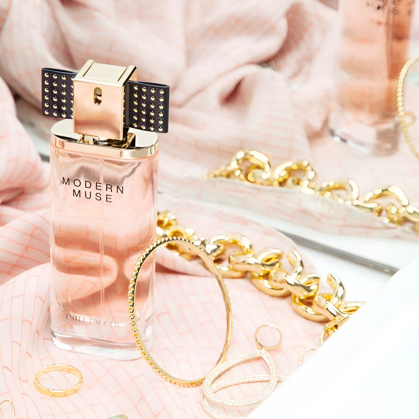 Estee Lauder Modern Muse Chic EDP - Image 3