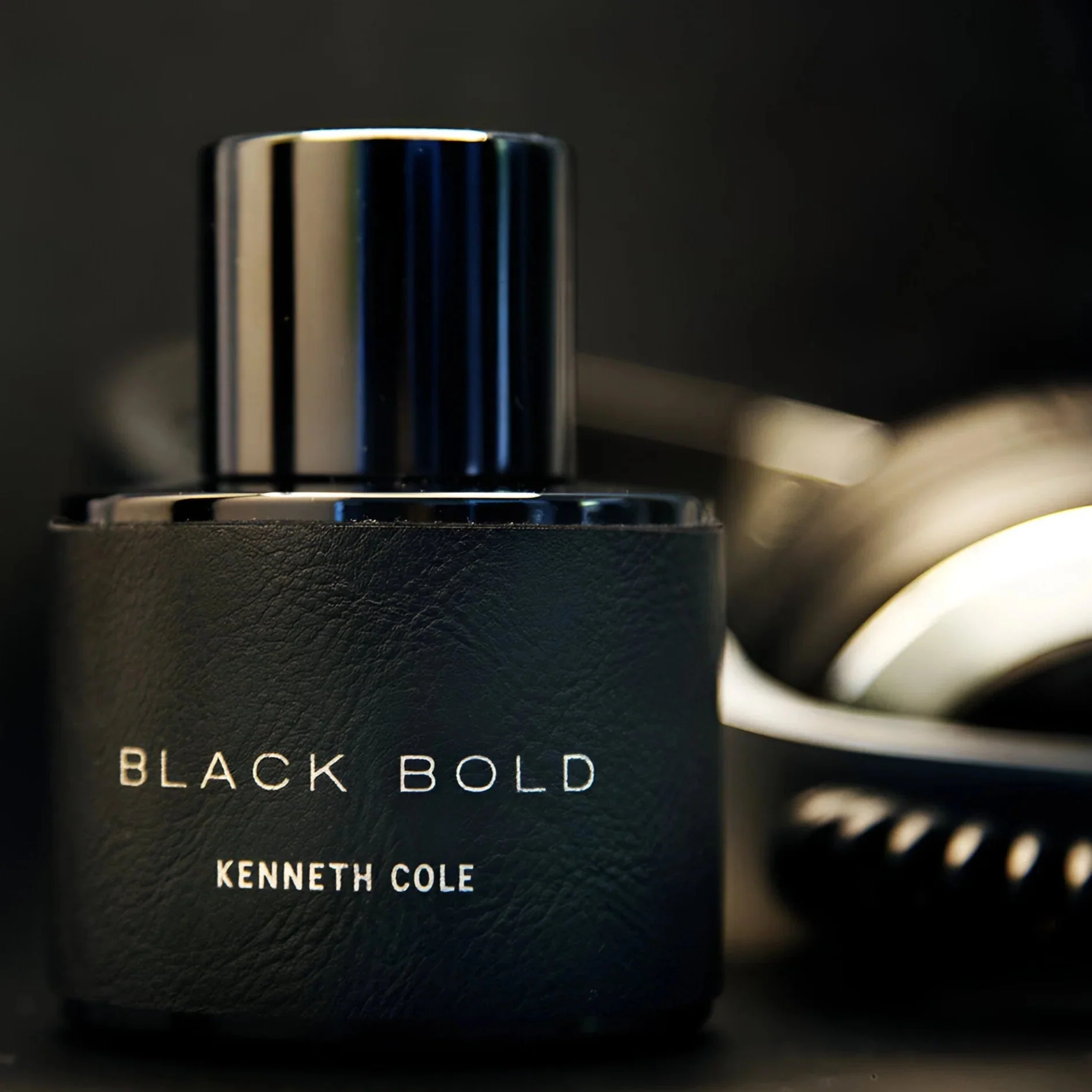 Kenneth Cole Black Hair & Body Wash - Image 2