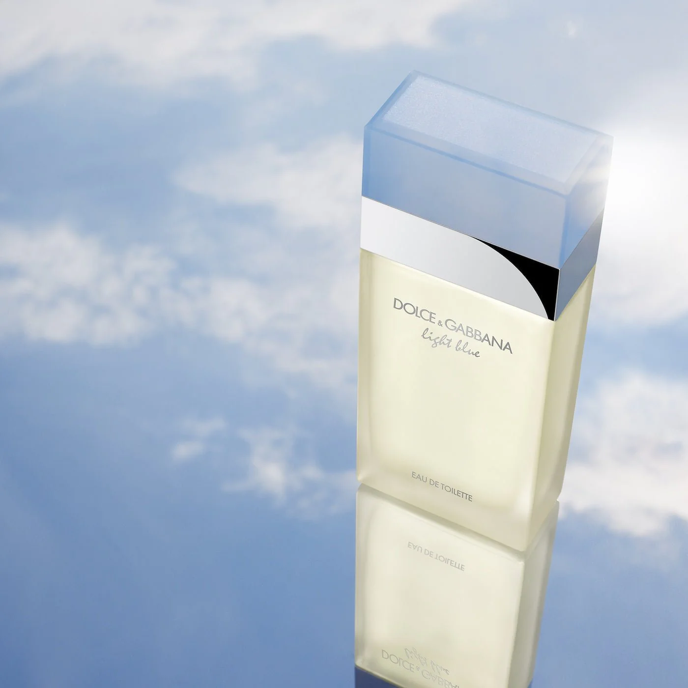 Dolce & Gabbana Light Blue Summer After Sun Gel - Image 4