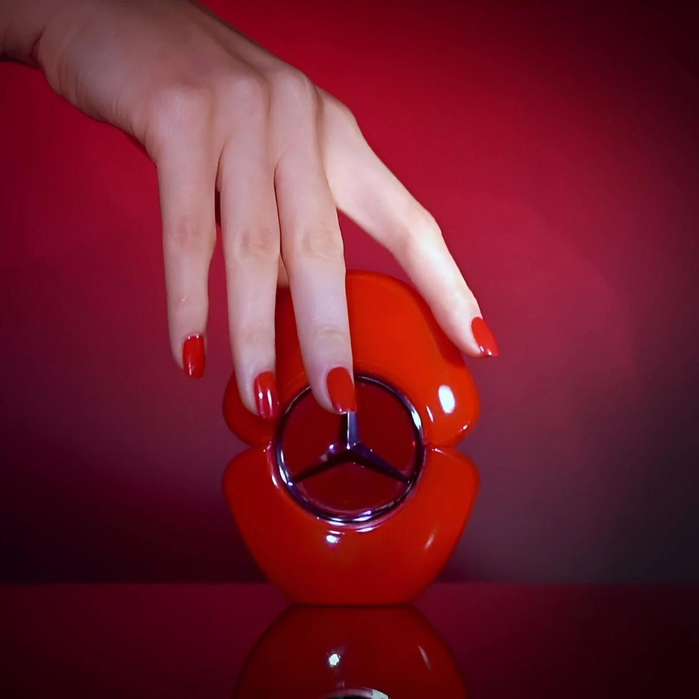 Mercedes Benz In Red Woman EDP - Image 3