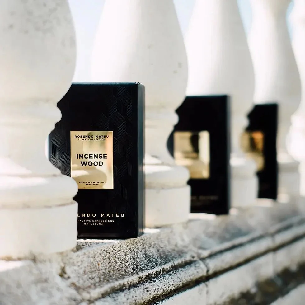Rosendo Mateu Black Collection Incense Wood Parfum - Image 4
