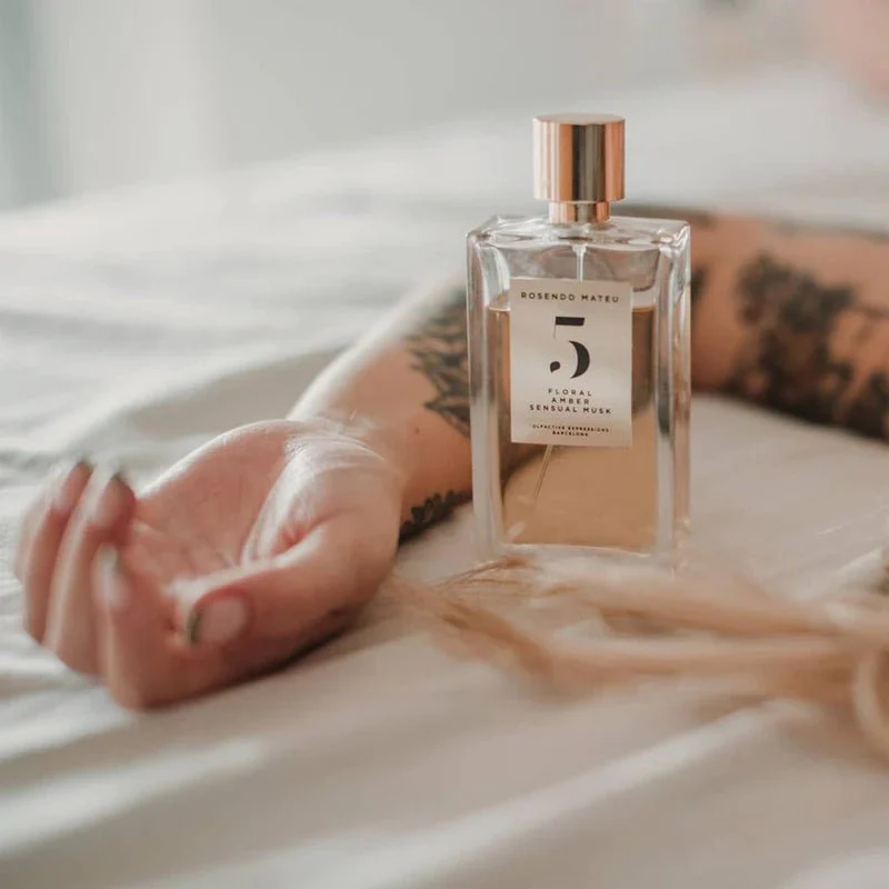 Rosendo Mateu No.5 Floral Amber Sensual Musk EDP - Image 3