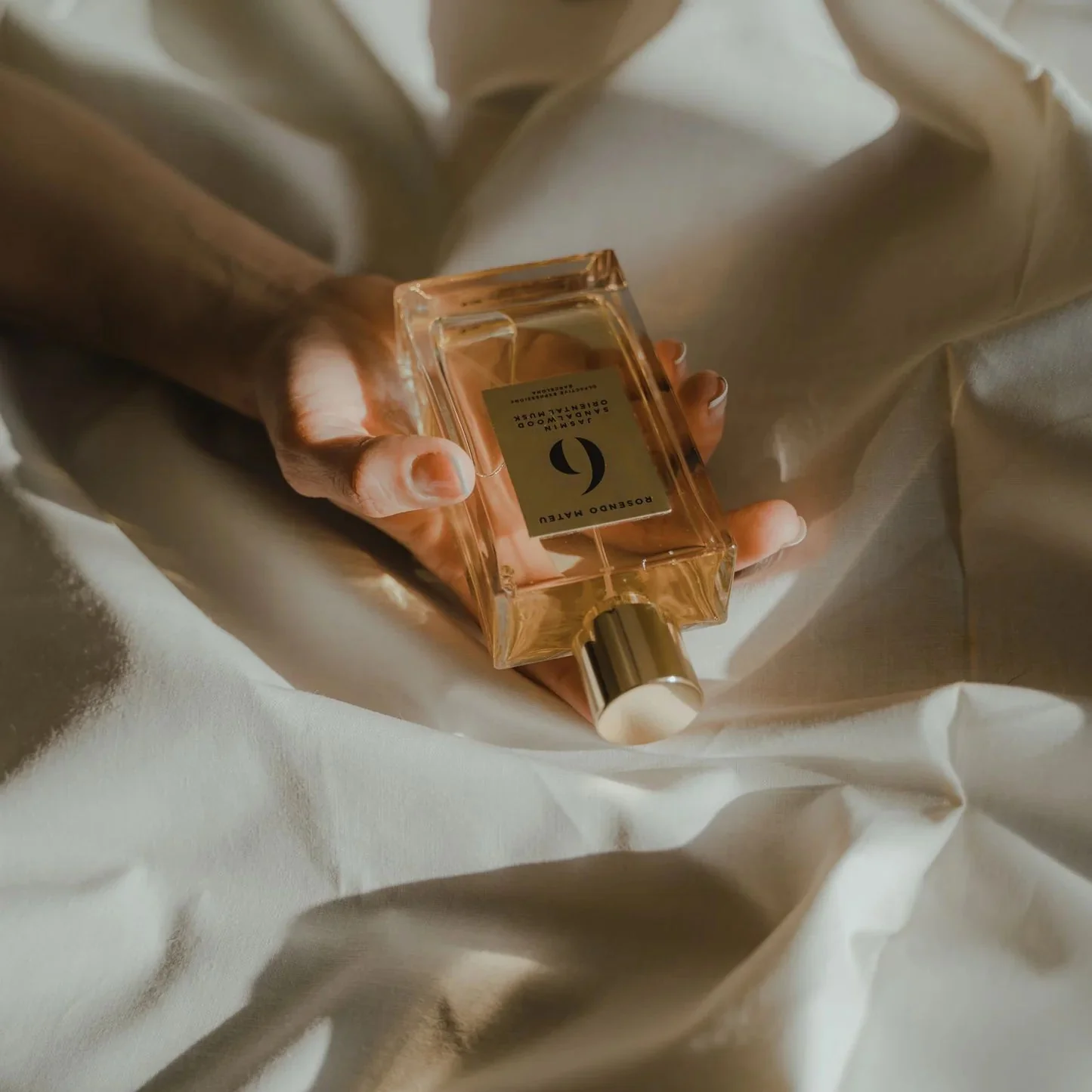 Rosendo Mateu No.6 Jasmin Sandalwood Oriental Musk EDP - Image 4