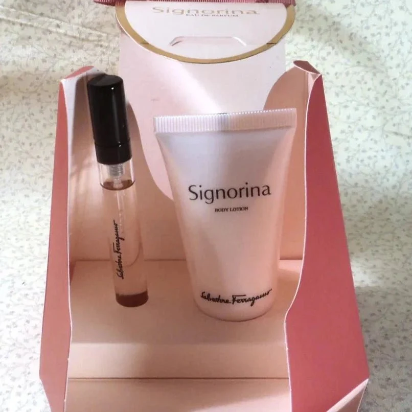 Salvatore Ferragamo Signorina Body Lotion - Image 3