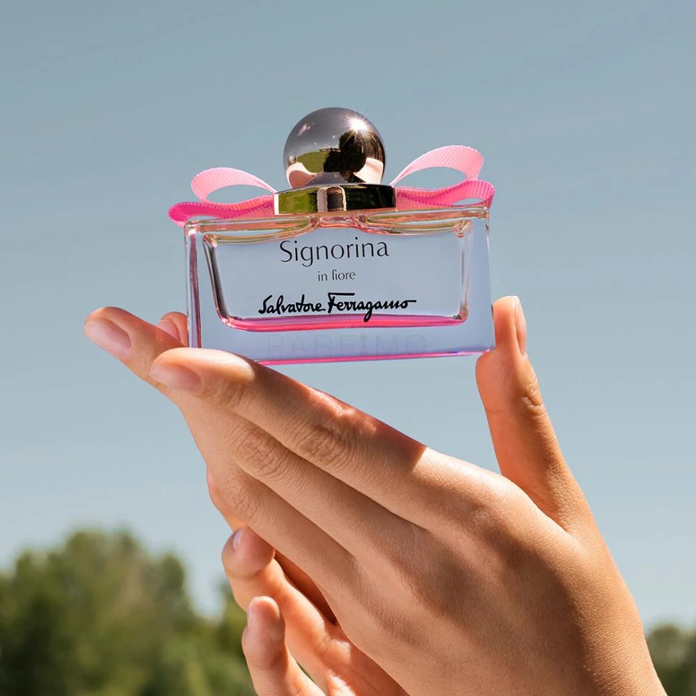 Salvatore Ferragamo Signorina In Fiore EDT Travel Gift Set For Women - Image 3