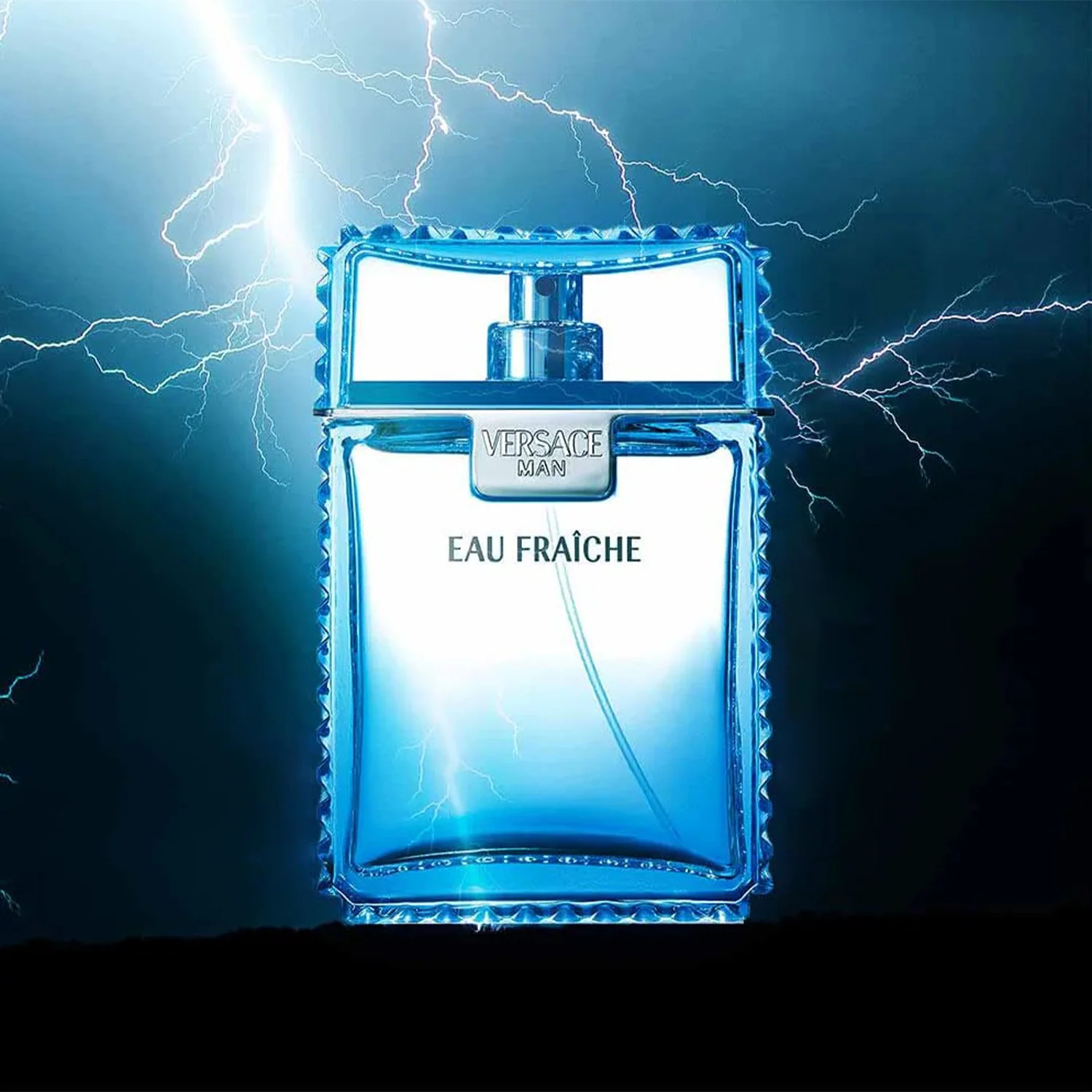 Versace Man Eau Fraiche Gift Set for Him - Image 4