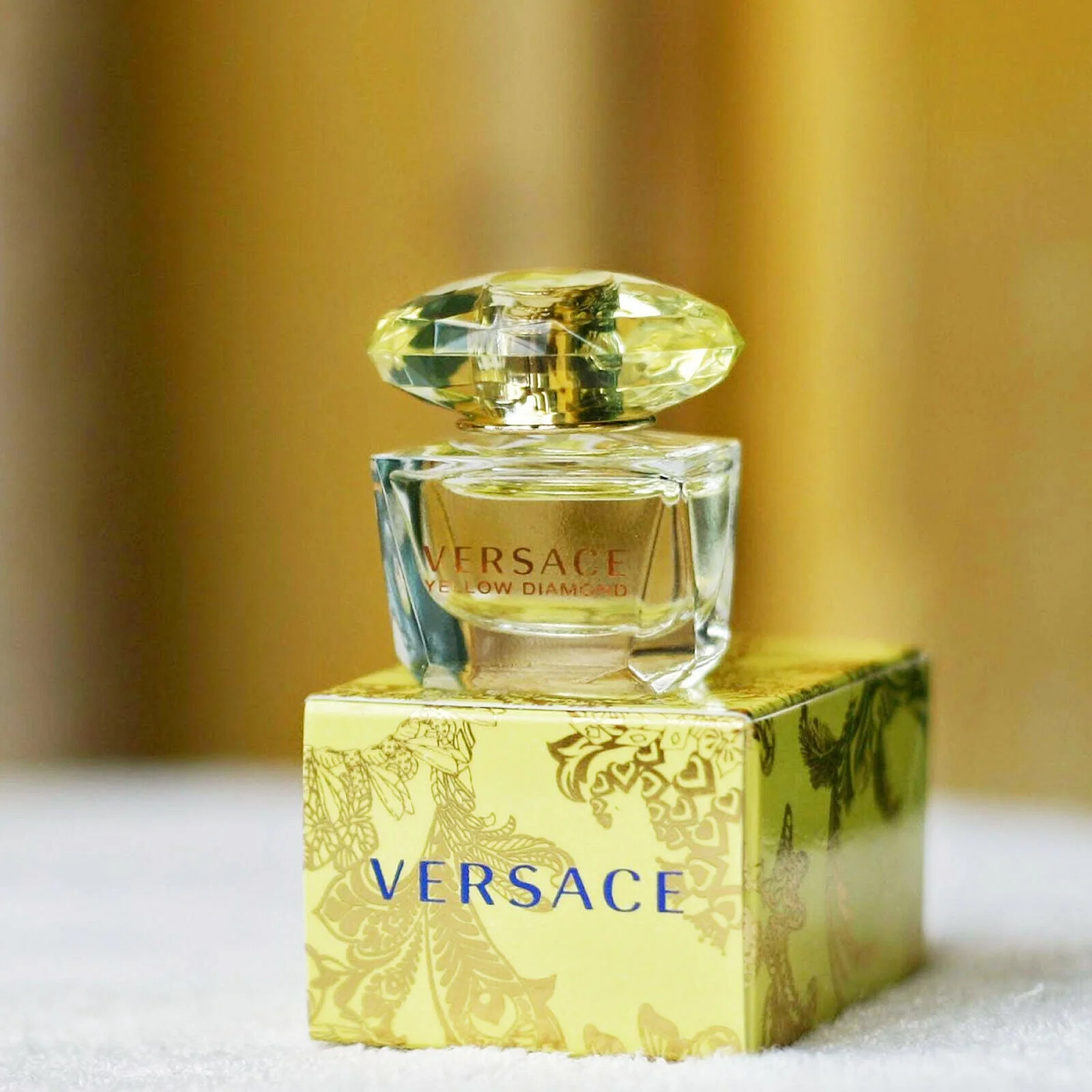 Versace Yellow Diamond EDT - Image 3