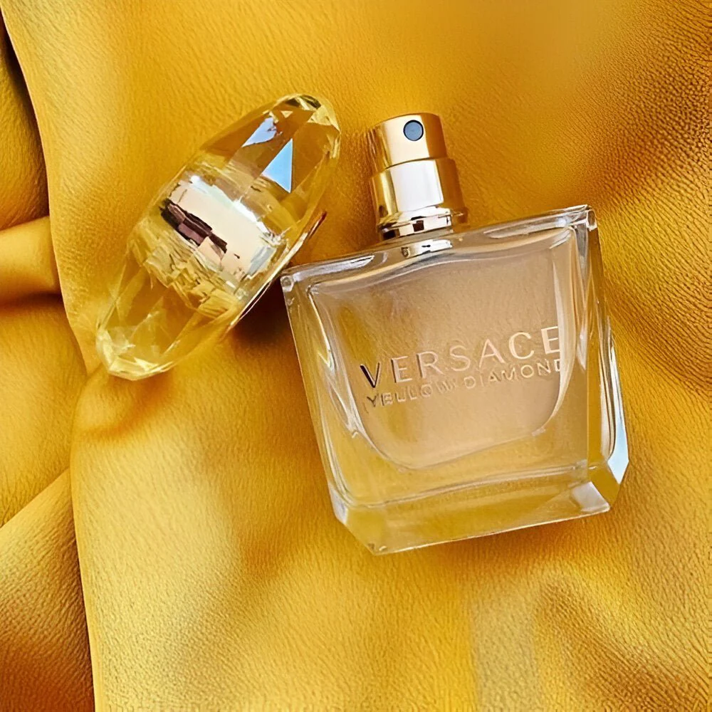 Versace Yellow Diamond EDT Travel Gift Set for Her - Image 2