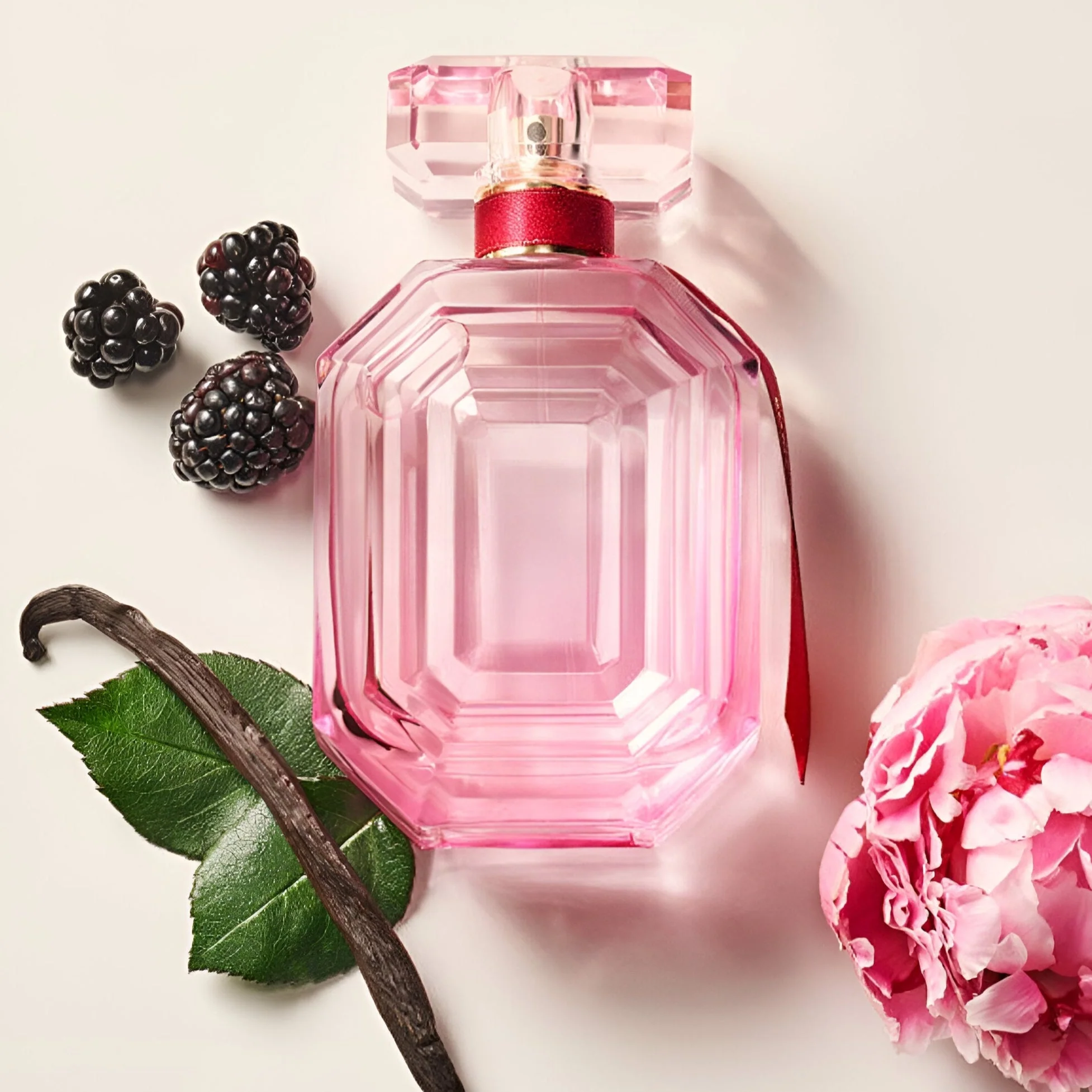 Victoria's Secret Bombshell Magic Fine Fragrance Mist - Image 3