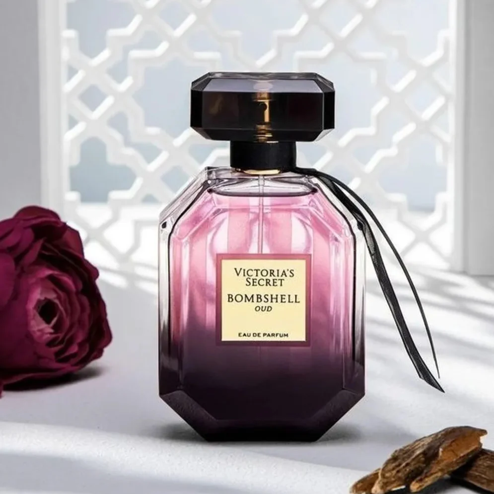 Victoria's Secret Bombshell Oud Fine Fragrance Mist - Image 3
