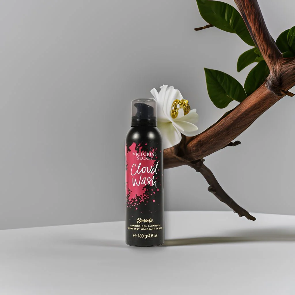 Victoria's Secret Romantic Cloud Wash Foaming Gel Cleanser - Image 2